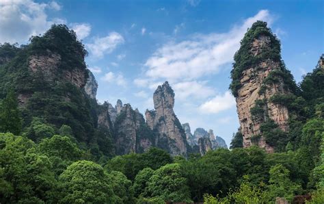 Zhangjiajie National Forest Park in Hunan Pronvince, China (3992x2514) - Nature/Landscape Pictures