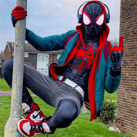 Miles Morales Costume | DIY Cosplay [Authentic Spiderverse Suit] Miles Morales Spiderman Costume ...