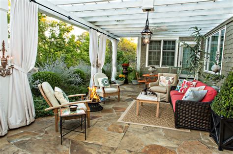 A Piece Of Heaven In Your Backyard: 17 Pergola Curtain Decorating Ideas