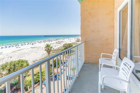 5 Best Pensacola Beach Hotels with Balconies + Reviews