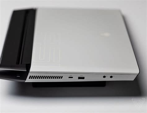 DELL Alienware Area-51m R2 gaming laptop is totally customizable