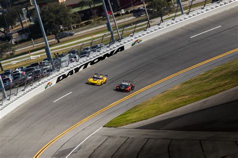 24 Stunning Photos from the Rolex 24 at Daytona - Airows