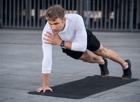 The Best Plank Exercises to Target Belly Fat, According to a Trainer