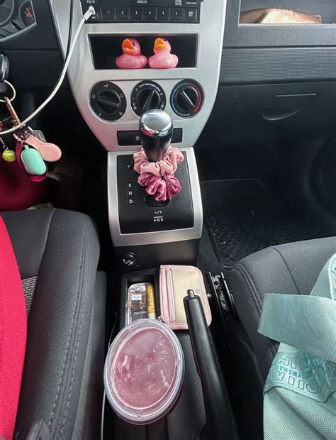 Car Interior Aesthetic Vsco Girlie Summer | Girly car accessories, Car accesories, Car ...