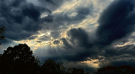 Sunset and storm clouds. [OC] : r/sunset