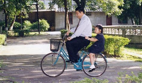 China’s power couple Xi Jinping and Peng Liyuan celebrate 30th wedding anniversary | South China ...