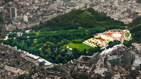 Buckingham Palace Garden