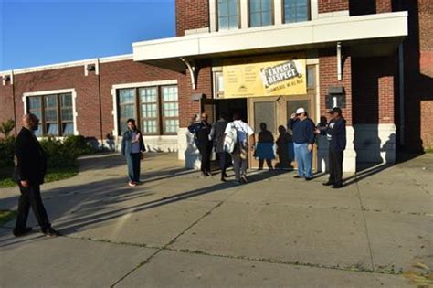 Central High School Alumni "Clap In" students returning to school