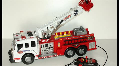 Tonka Toys Giant Remote Control Fire Engine - ToyWalls