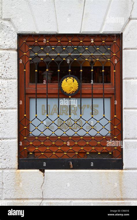 The exterior of the famous Harry's Bar, Venice, Italy, Europe Stock Photo - Alamy