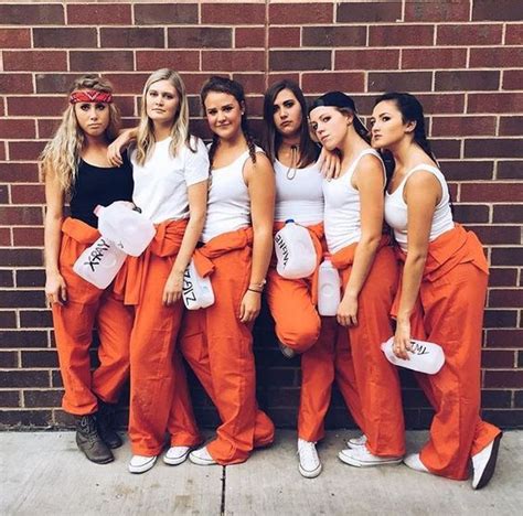 24 Spooktakular Group Halloween Costume Ideas that Your Besties Will Love - Simply Allison ...