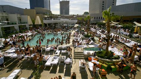 Palms Pool and Dayclub | Galavantier