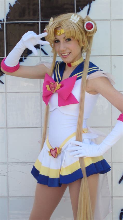 File:Sailor Moon cosplayer at FanimeCon 2010-05-30 2.JPG - Wikimedia Commons