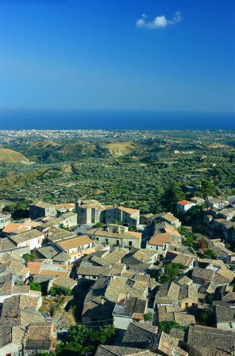 Visit Gerace, Calabria - A beautiful small town in Calabria, Italy - In Italy