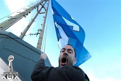 Seattle Seahawks 12th Man Flag Raised by Dave Matthews on Space Needle | Bleacher Report