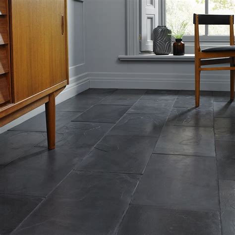 Pin by Mindy Senior on Podloga | Black slate floor, Slate tile floor, Black slate tiles