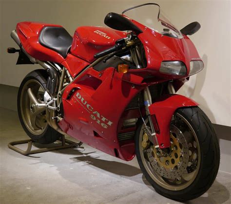 Ducati 916 Specs and Review - Big Bike Reviews