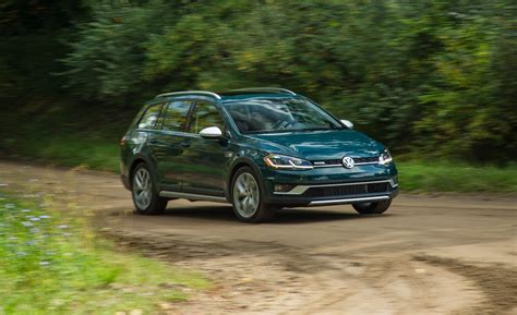 Volkswagen Golf Alltrack Reviews | Volkswagen Golf Alltrack Price, Photos, and Specs | Car and ...