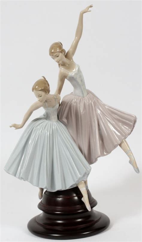 LLADRO PORCELAIN FIGURINE, BALLERINAS : Lot 110217