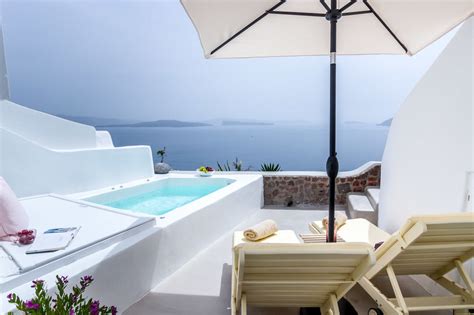 Santorini Villas Infinity Pools / Caldera Views / Luxury Villa holidays