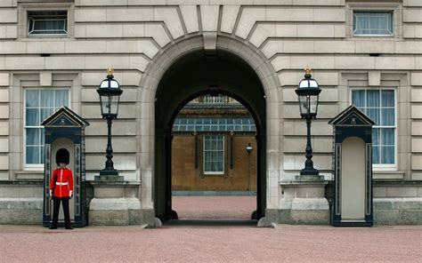 Buckingham Palace History | A Complete Breakdown