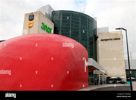 Lisbon Airport Terminal 1 and Metro Station Stock Photo - Alamy