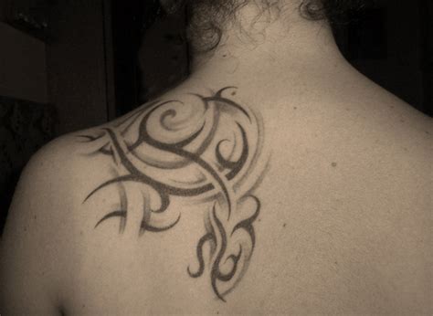 Tribal Tattoo on Shoulder | Tattoo Pictures Collection