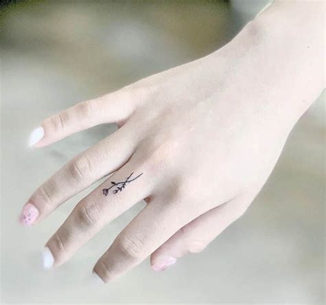 Share 77+ simple tattoo on finger - in.coedo.com.vn