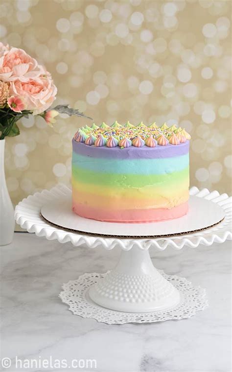 Descubrir 35+ imagen pastel rainbow cake - Abzlocal.mx