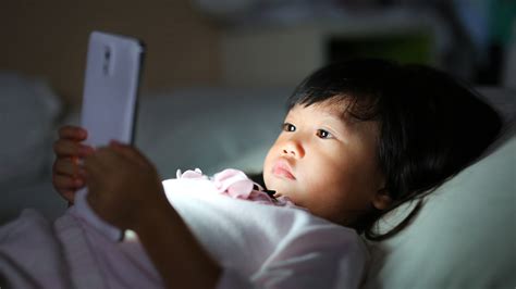 When Should Kids Get Smartphones? (Survey) - Panda Security