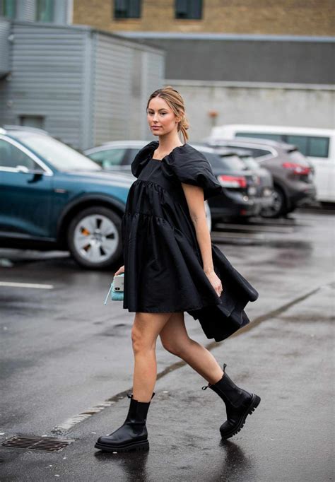 15 Rainy Day Outfits That Are Practical and Stylish