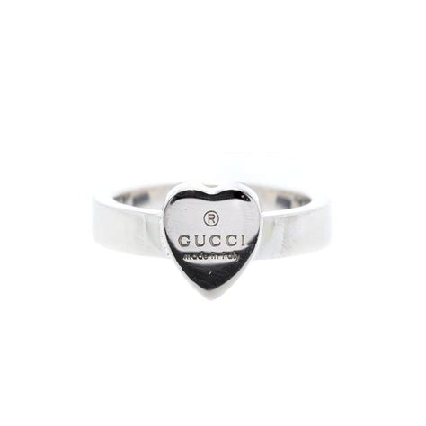 Gucci Heart Ring with Gucci Trademark – Oliver Jewellery