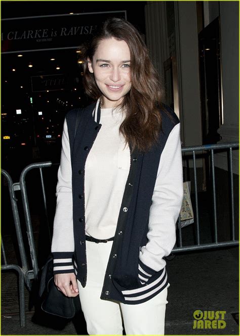 Emilia Clarke Goes Without Makeup in Facebook Photo: Photo 2847449 | Emilia Clarke Pictures ...