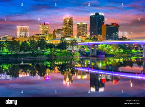 Little Rock, Arkansas, USA downtown skyline on the Arkansas River Stock Photo - Alamy