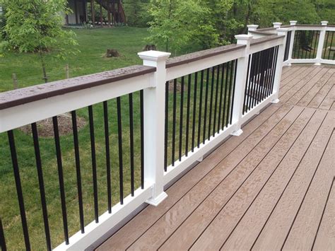 Best Vinyl Deck Railing Installation | Railing Design