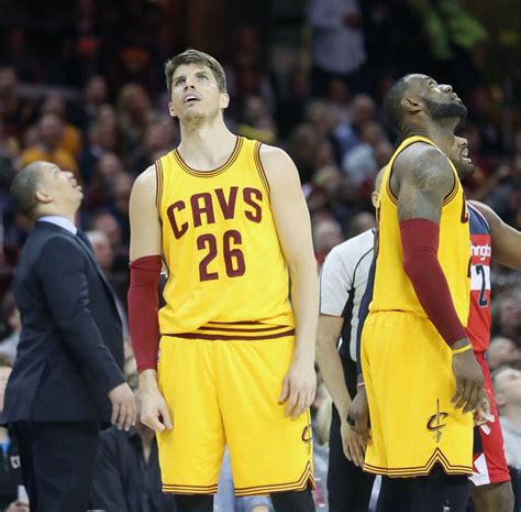 Kyle Korver gets healthy, J.R. Smith improves, and other ways the Cavaliers calmly recover ...