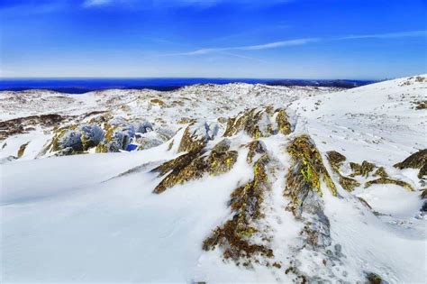 SNOWY MOUNTAINS - MT KOSCIUSZKO NATIONAL PARK - Travel magazine for a curious contemporary reader.