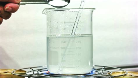 The Difference Between a Beaker & a Graduated Cylinder | Sciencing