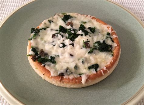 Lean Cuisine Comfort Deep Dish Spinach & Mushroom Pizza Review