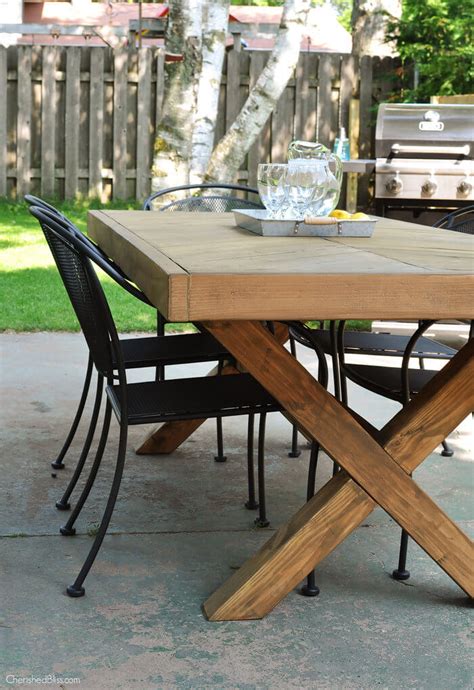 Outdoor Table with X-Leg and Herringbone Top - FREE PLANS