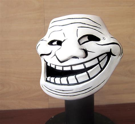 Troll Face Masque | BlageusFree