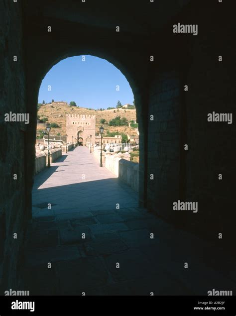 Puente de San Martin (San Martin bridge), Toledo, Spain Stock Photo - Alamy