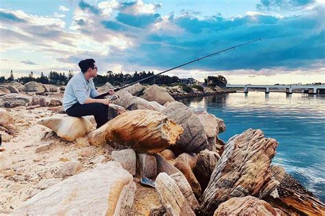 Fishing In Sydney: 8 Best Sydney Fishing Spots 2023