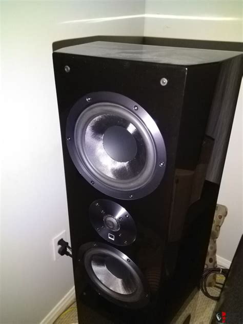 SVS Ultra Towers, Ultra Centre Photo #2073736 - Canuck Audio Mart