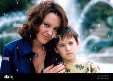 THE SIXTH SENSE TONI COLLETTE, HALEY JOEL OSMENT Date: 1999 Stock Photo - Alamy