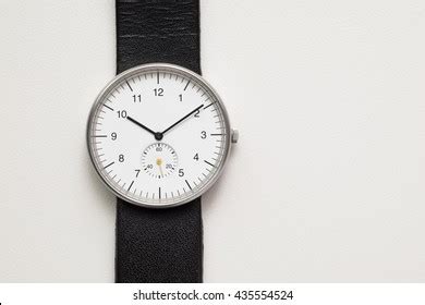 12,656 Minimalist Watches Images, Stock Photos & Vectors | Shutterstock