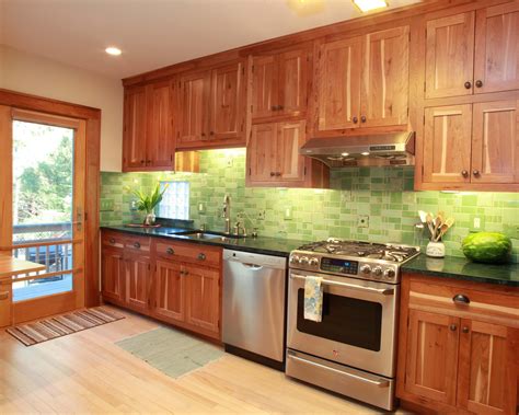 20+ Small Kitchen Backsplash Ideas - DECOOMO