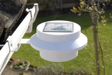 Best Solar Gutter Lights Reviewed 2019 - Best Solar Tech