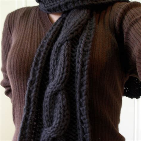 JeweledElegance: Charcoal Insanely Easy Cable Scarf