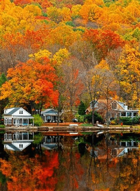 Autumn lake reflections in Vermont : r/lakeporn